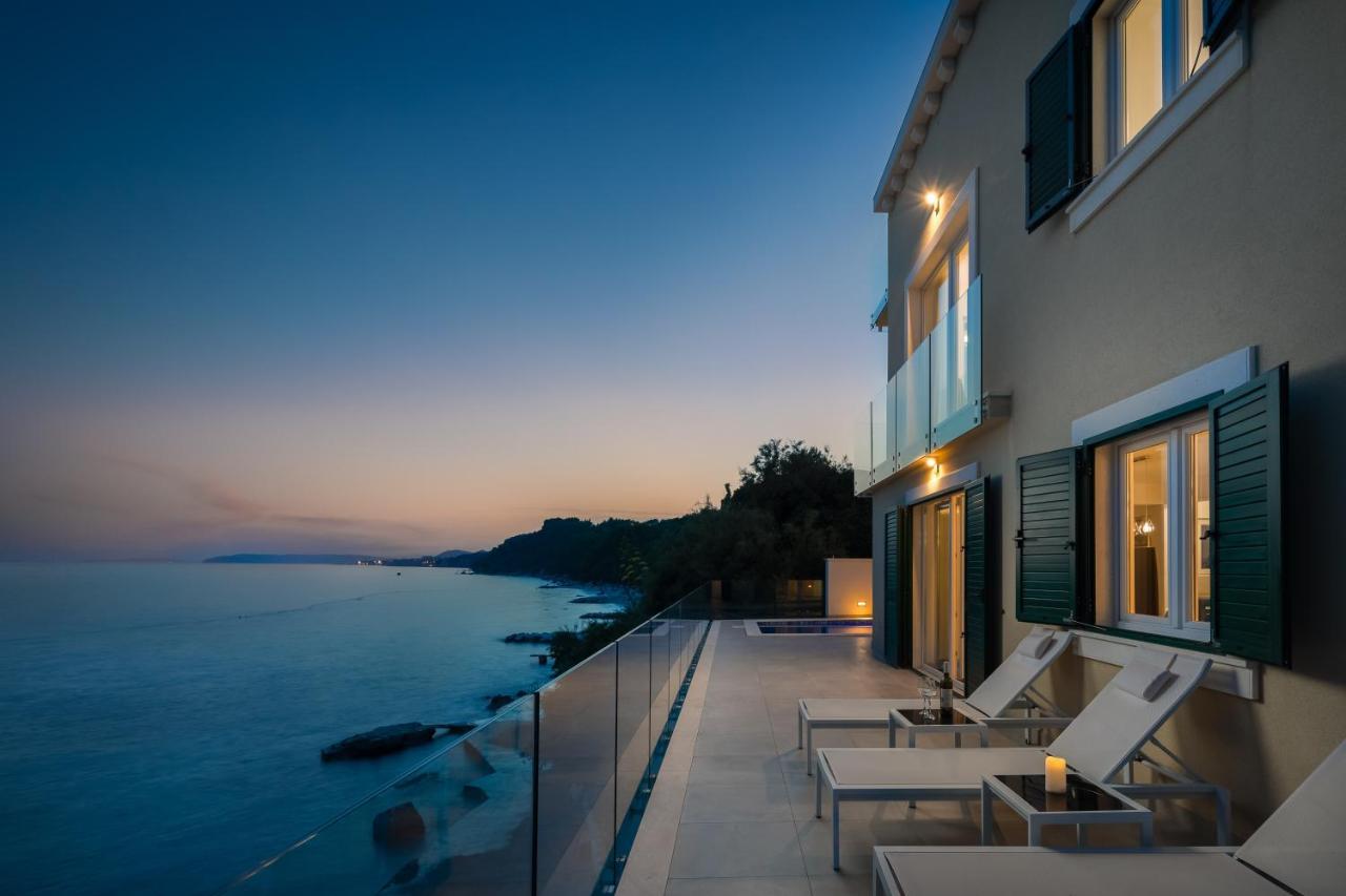 Epetium Beach Villa Split Exterior photo