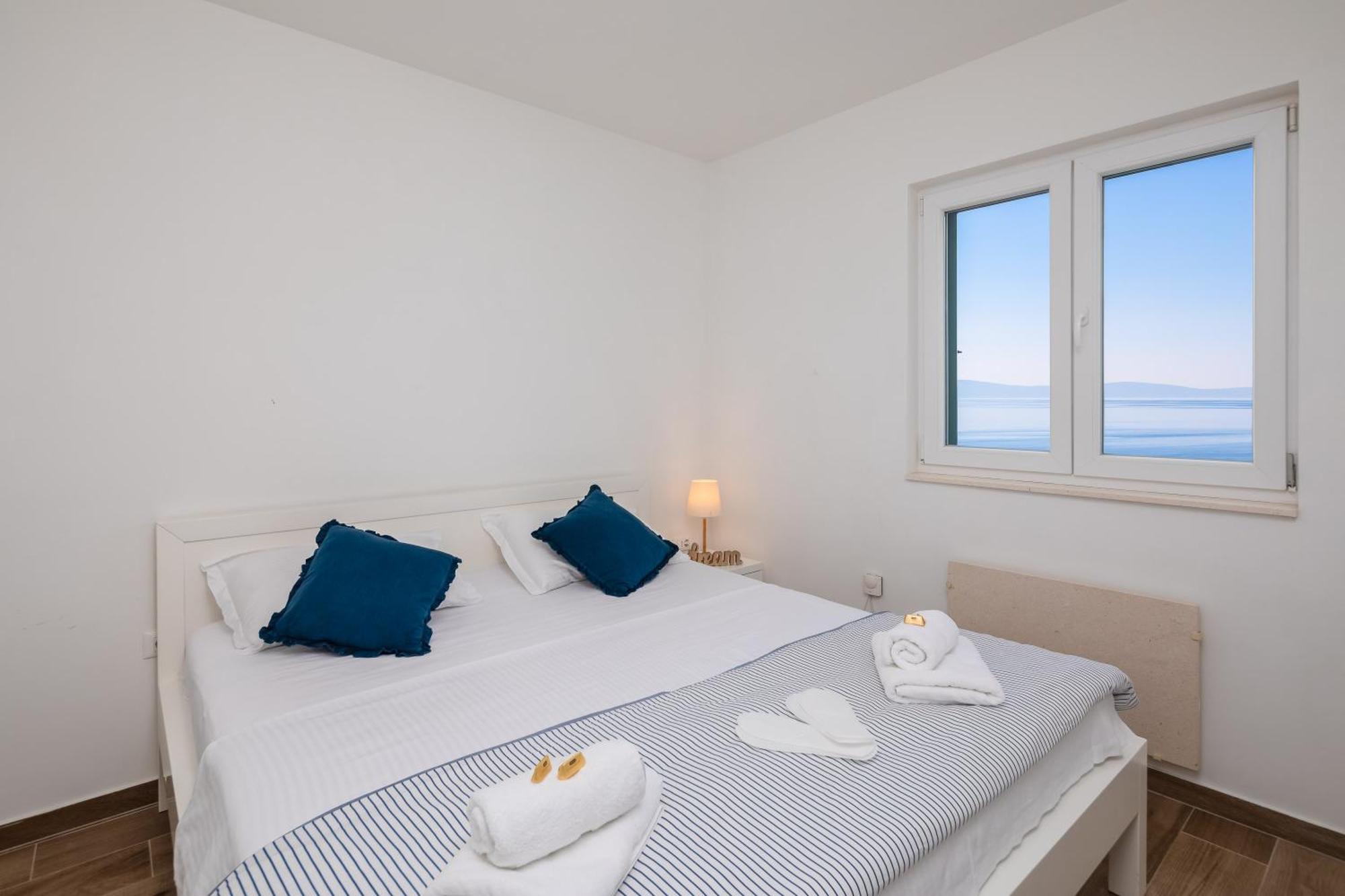 Epetium Beach Villa Split Exterior photo