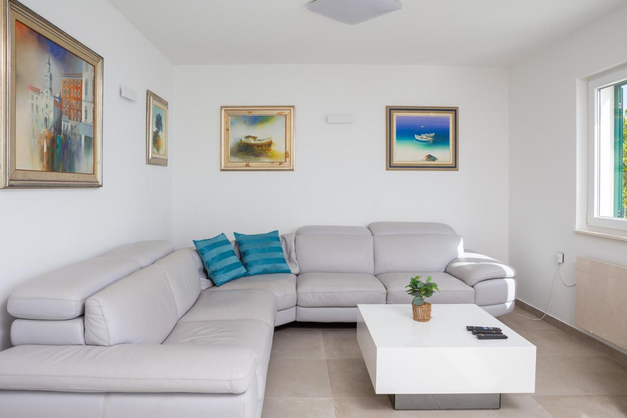 Epetium Beach Villa Split Exterior photo