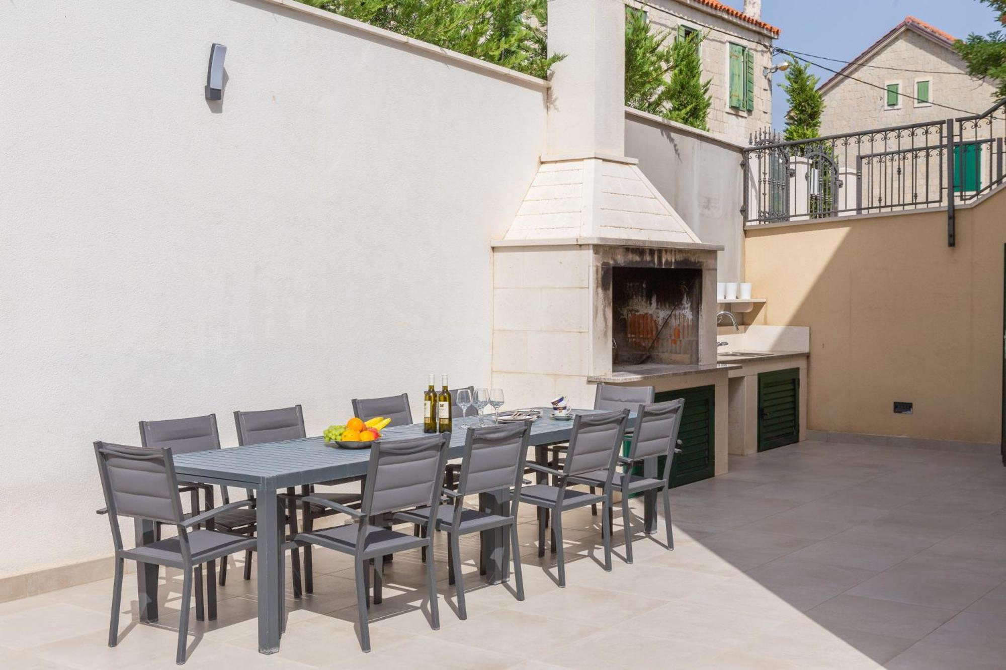 Epetium Beach Villa Split Exterior photo