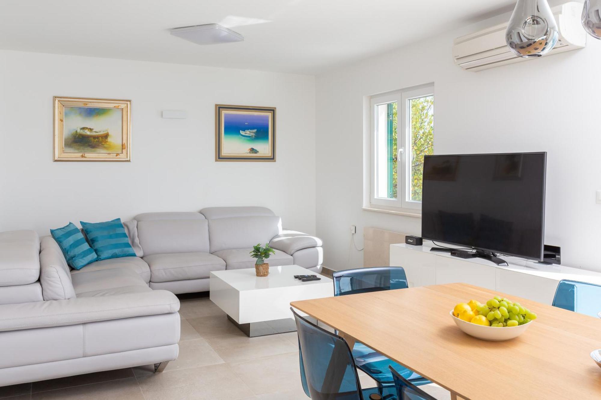 Epetium Beach Villa Split Exterior photo